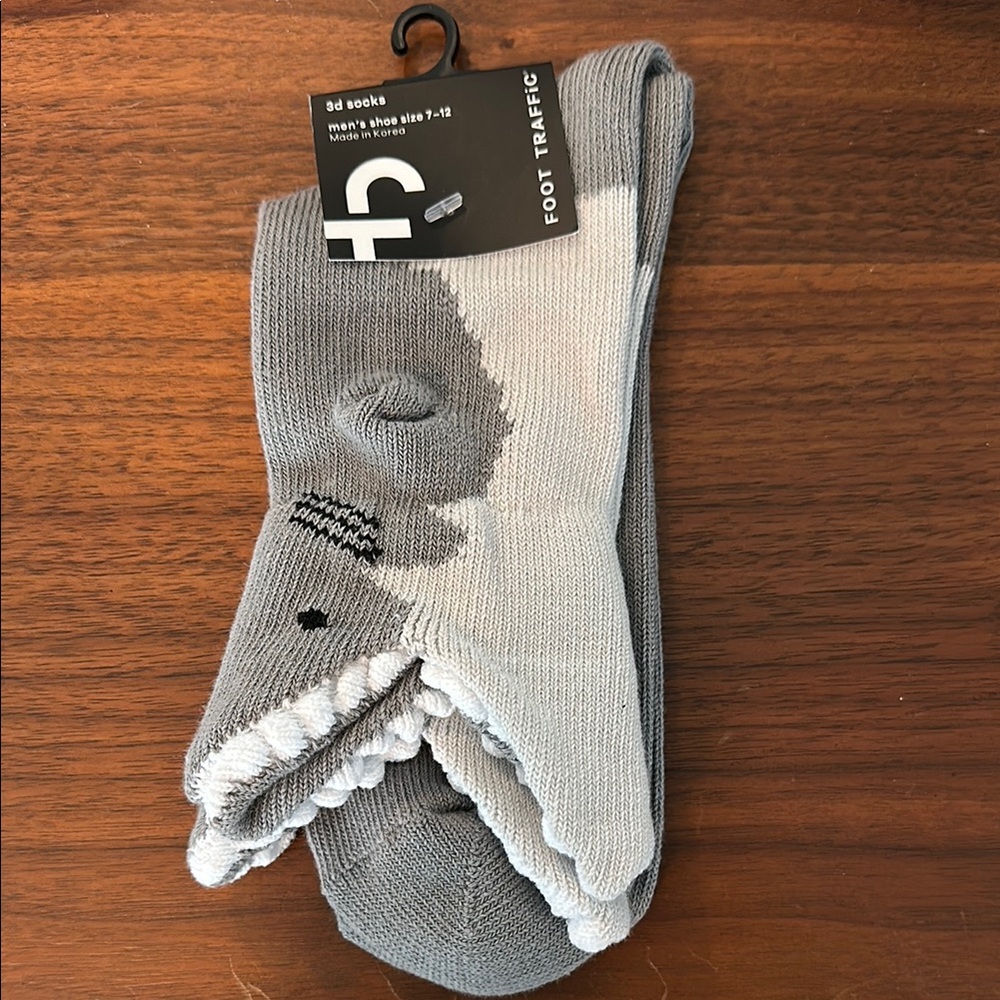 Traffic Men's Shark Socks - Light Gray